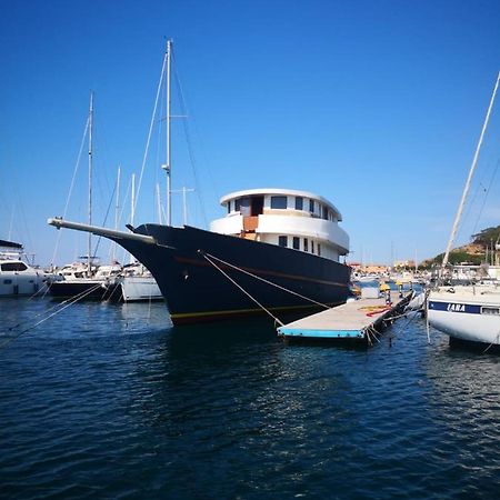 וילאפוצו Classic Yacht Yanika Yachting Watersport Ets מראה חיצוני תמונה