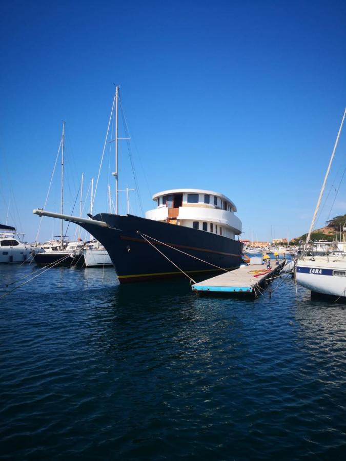 וילאפוצו Classic Yacht Yanika Yachting Watersport Ets מראה חיצוני תמונה